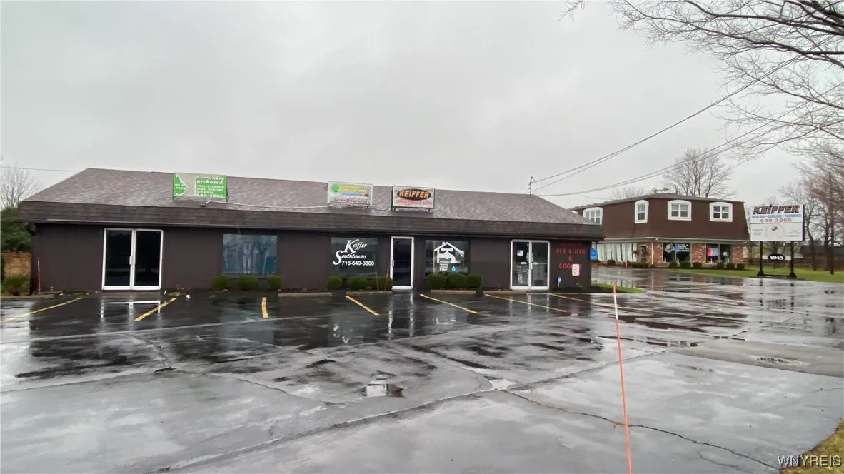 4945 Southwestern Boulevard, Hamburg, New York 140, Hamburg, New York 14075, 9 Rooms Rooms,Commercial Sale,For Sale,4945 Southwestern Boulevard, Hamburg, New York 140,B1579921
