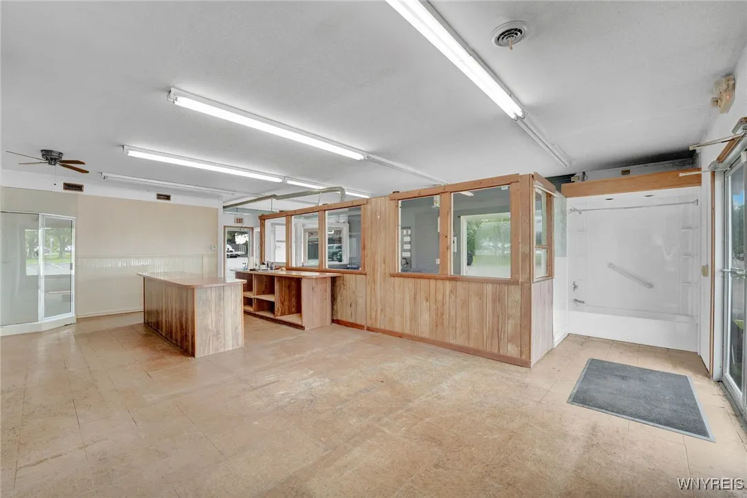 4945 Southwestern Boulevard, Hamburg, New York 140, Hamburg, New York 14075, 9 Rooms Rooms,Commercial Sale,For Sale,4945 Southwestern Boulevard, Hamburg, New York 140,B1579921