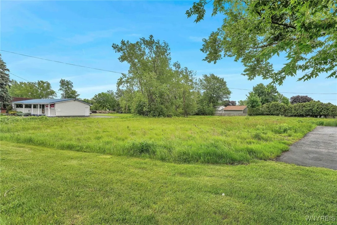 4945 Southwestern Boulevard, Hamburg, New York 140, Hamburg, New York 14075, 9 Rooms Rooms,Commercial Sale,For Sale,4945 Southwestern Boulevard, Hamburg, New York 140,B1579921
