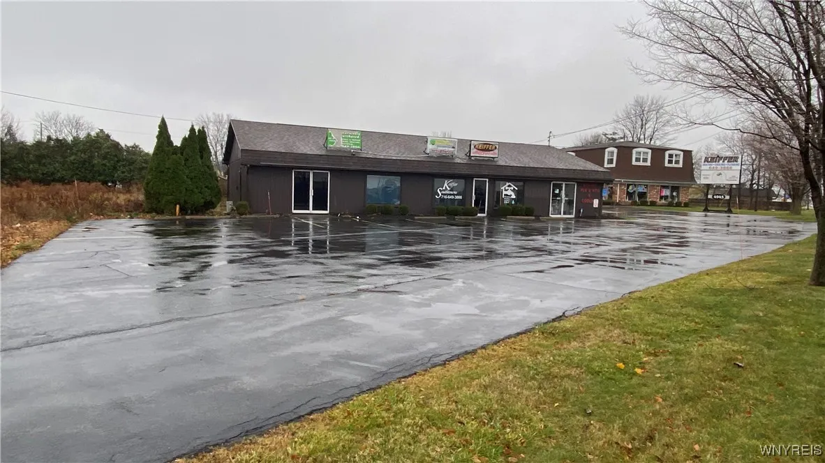 4945 Southwestern Boulevard, Hamburg, New York 140, Hamburg, New York 14075, 9 Rooms Rooms,Commercial Sale,For Sale,4945 Southwestern Boulevard, Hamburg, New York 140,B1579921