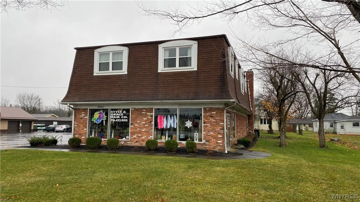 4945 Southwestern Boulevard, Hamburg, New York 140, Hamburg, New York 14075, 9 Rooms Rooms,Commercial Sale,For Sale,4945 Southwestern Boulevard, Hamburg, New York 140,B1579921