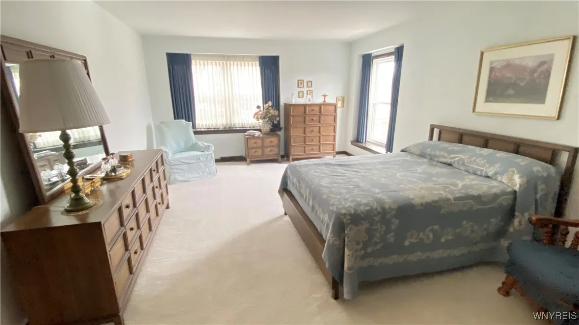 4945 Southwestern Boulevard, Hamburg, New York 140, Hamburg, New York 14075, 9 Rooms Rooms,Commercial Sale,For Sale,4945 Southwestern Boulevard, Hamburg, New York 140,B1579921