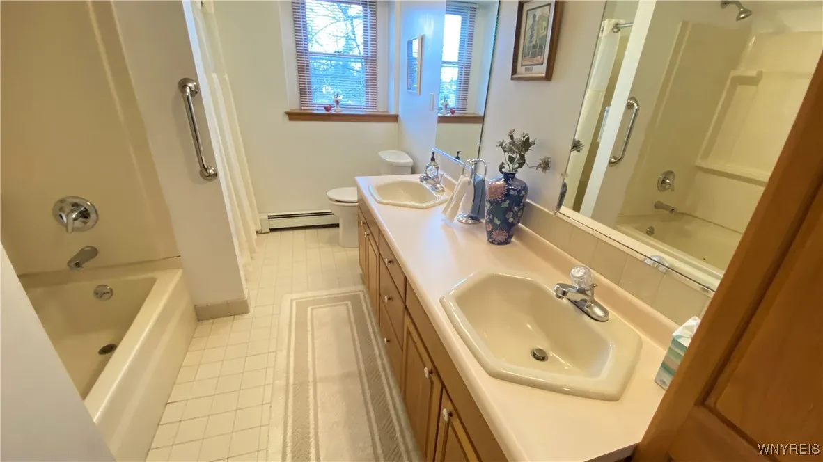 4945 Southwestern Boulevard, Hamburg, New York 140, Hamburg, New York 14075, 9 Rooms Rooms,Commercial Sale,For Sale,4945 Southwestern Boulevard, Hamburg, New York 140,B1579921