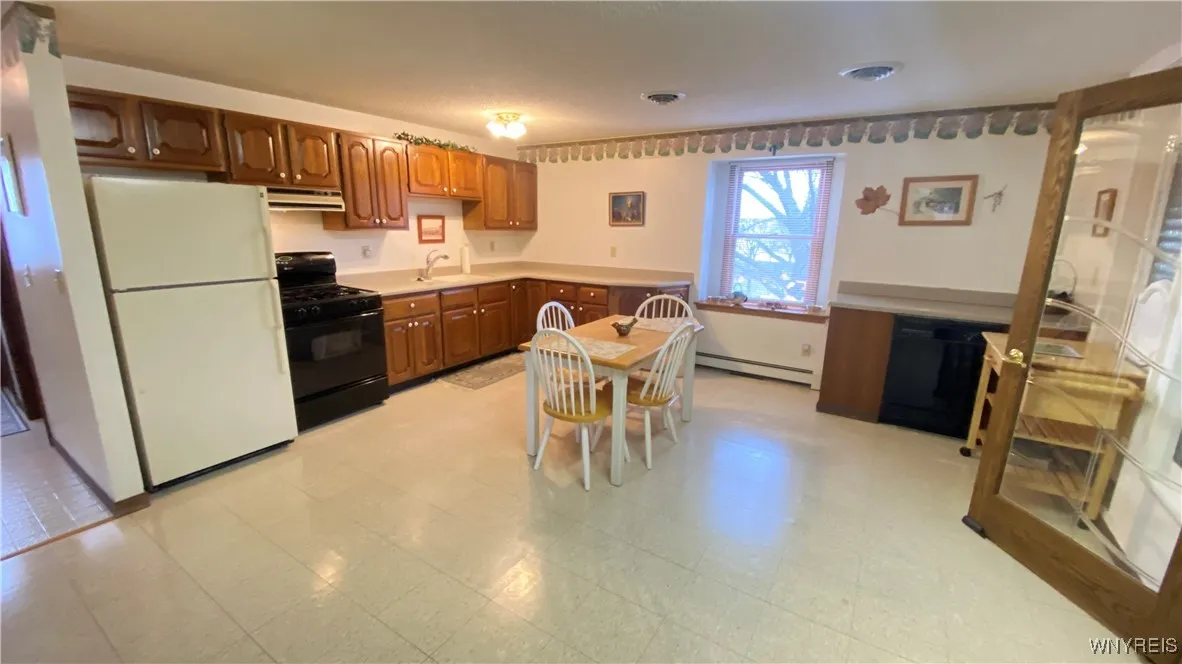 4945 Southwestern Boulevard, Hamburg, New York 140, Hamburg, New York 14075, 9 Rooms Rooms,Commercial Sale,For Sale,4945 Southwestern Boulevard, Hamburg, New York 140,B1579921