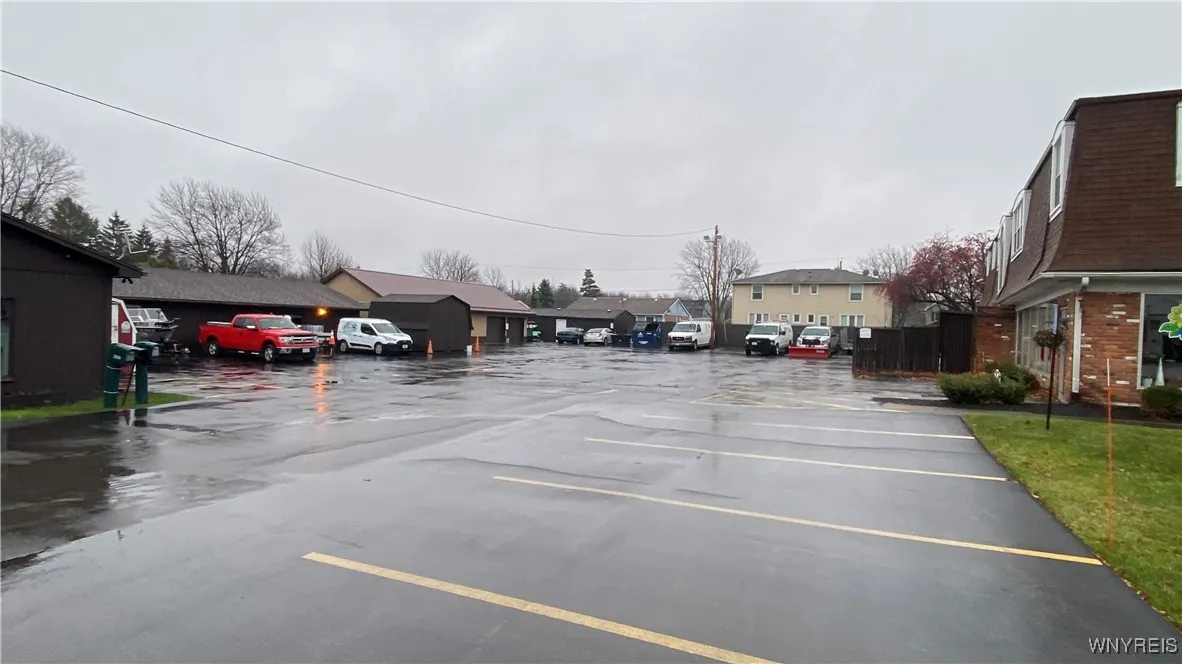 4945 Southwestern Boulevard, Hamburg, New York 140, Hamburg, New York 14075, 9 Rooms Rooms,Commercial Sale,For Sale,4945 Southwestern Boulevard, Hamburg, New York 140,B1579921