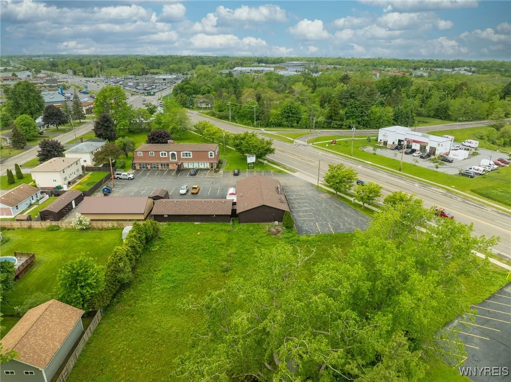 4945 Southwestern Boulevard, Hamburg, New York 140, Hamburg, New York 14075, 9 Rooms Rooms,Commercial Sale,For Sale,4945 Southwestern Boulevard, Hamburg, New York 140,B1579921
