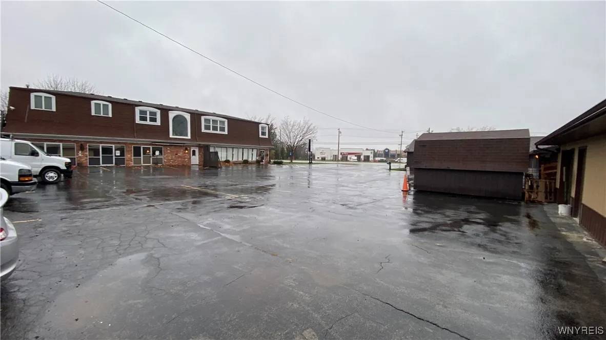 4945 Southwestern Boulevard, Hamburg, New York 140, Hamburg, New York 14075, 9 Rooms Rooms,Commercial Sale,For Sale,4945 Southwestern Boulevard, Hamburg, New York 140,B1579921