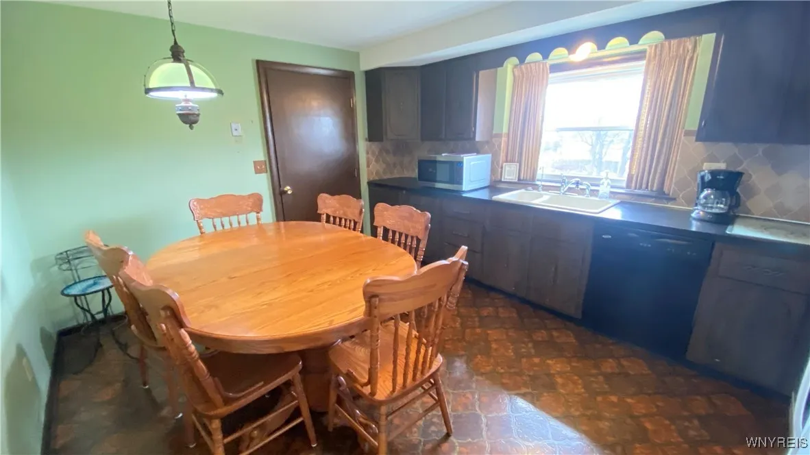 4945 Southwestern Boulevard, Hamburg, New York 140, Hamburg, New York 14075, 9 Rooms Rooms,Commercial Sale,For Sale,4945 Southwestern Boulevard, Hamburg, New York 140,B1579921