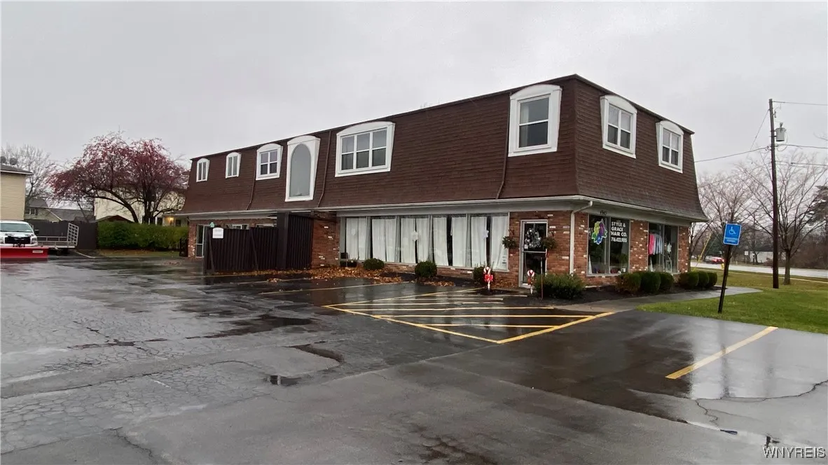 4945 Southwestern Boulevard, Hamburg, New York 140, Hamburg, New York 14075, 9 Rooms Rooms,Commercial Sale,For Sale,4945 Southwestern Boulevard, Hamburg, New York 140,B1579921