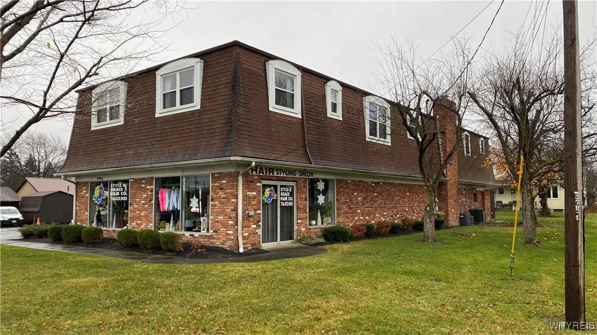 4945 Southwestern Boulevard, Hamburg, New York 140, Hamburg, New York 14075, 9 Rooms Rooms,Commercial Sale,For Sale,4945 Southwestern Boulevard, Hamburg, New York 140,B1579921