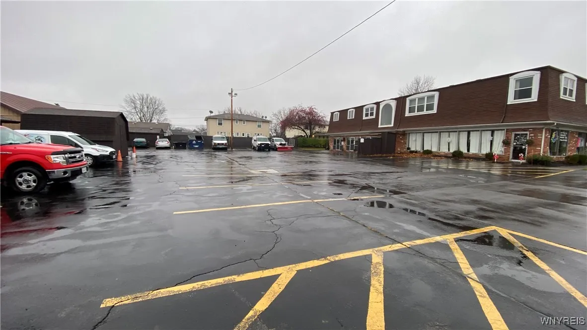 4945 Southwestern Boulevard, Hamburg, New York 140, Hamburg, New York 14075, 9 Rooms Rooms,Commercial Sale,For Sale,4945 Southwestern Boulevard, Hamburg, New York 140,B1579921