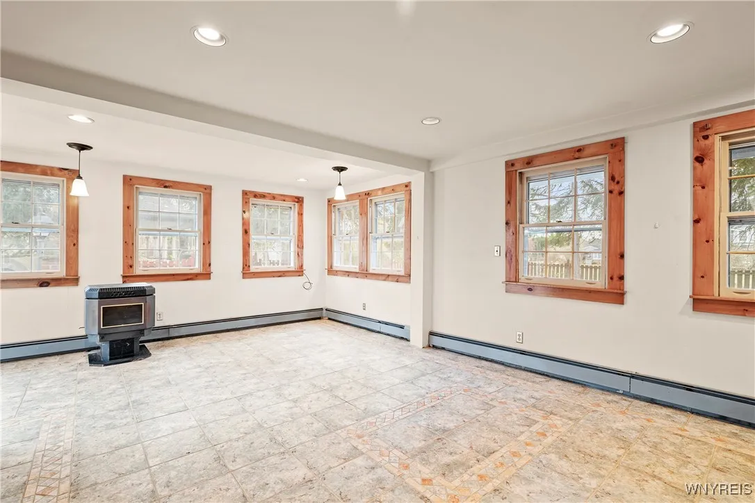 1270 West Arnold Drive, Hamburg, New York 14085, Hamburg, New York 14085, 3 Bedrooms Bedrooms, 7 Rooms Rooms,2 BathroomsBathrooms,Residential,Closed,1270 West Arnold Drive, Hamburg, New York 14085,0,B1579873