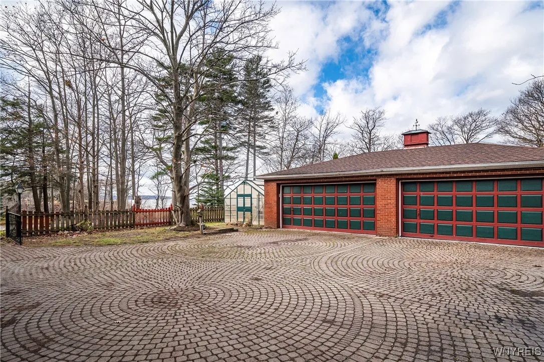 1270 West Arnold Drive, Hamburg, New York 14085, Hamburg, New York 14085, 3 Bedrooms Bedrooms, 7 Rooms Rooms,2 BathroomsBathrooms,Residential,Closed,1270 West Arnold Drive, Hamburg, New York 14085,0,B1579873