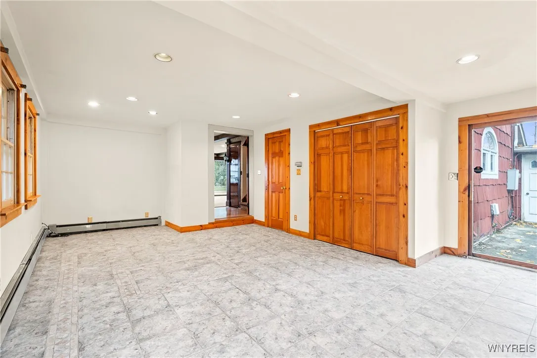 1270 West Arnold Drive, Hamburg, New York 14085, Hamburg, New York 14085, 3 Bedrooms Bedrooms, 7 Rooms Rooms,2 BathroomsBathrooms,Residential,Closed,1270 West Arnold Drive, Hamburg, New York 14085,0,B1579873