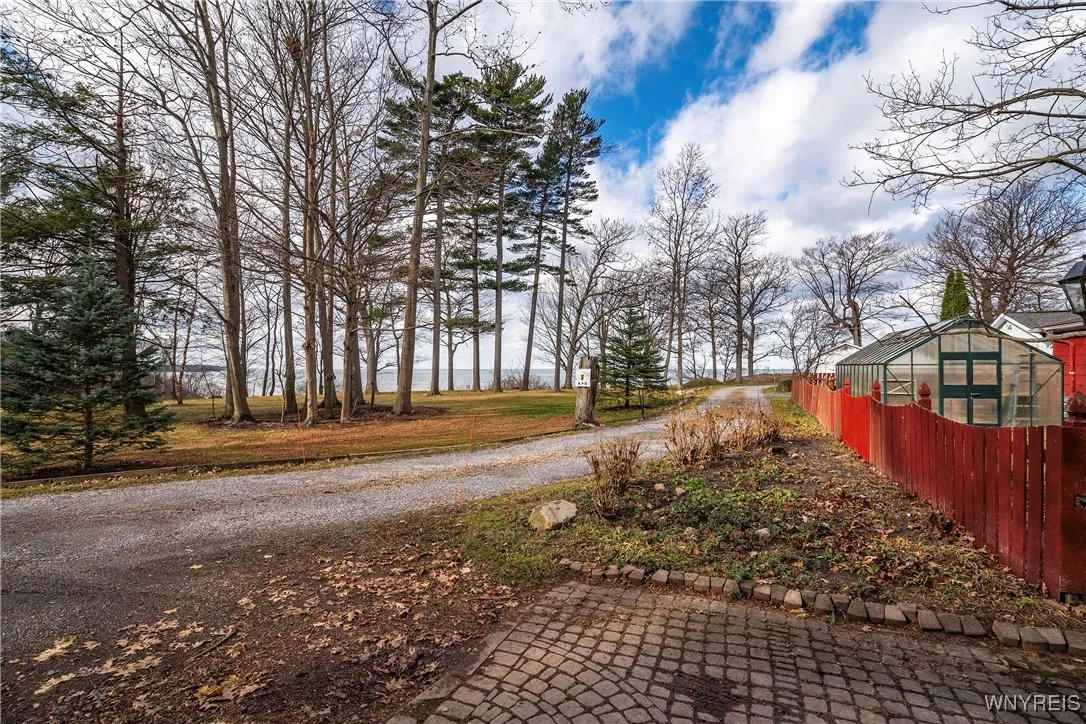 1270 West Arnold Drive, Hamburg, New York 14085, Hamburg, New York 14085, 3 Bedrooms Bedrooms, 7 Rooms Rooms,2 BathroomsBathrooms,Residential,Closed,1270 West Arnold Drive, Hamburg, New York 14085,0,B1579873