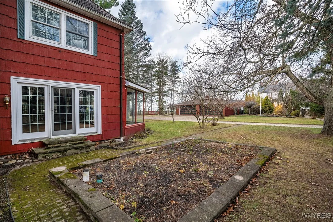 1270 West Arnold Drive, Hamburg, New York 14085, Hamburg, New York 14085, 3 Bedrooms Bedrooms, 7 Rooms Rooms,2 BathroomsBathrooms,Residential,Closed,1270 West Arnold Drive, Hamburg, New York 14085,0,B1579873