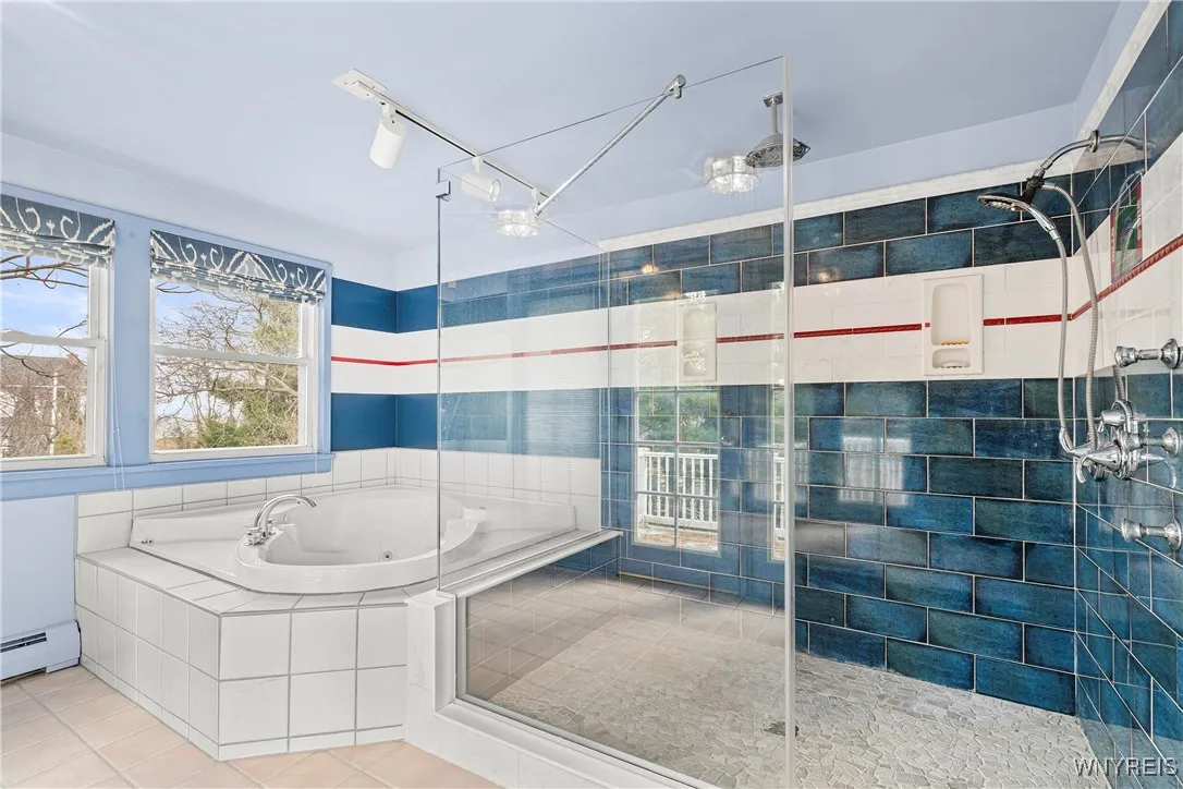 1270 West Arnold Drive, Hamburg, New York 14085, Hamburg, New York 14085, 3 Bedrooms Bedrooms, 7 Rooms Rooms,2 BathroomsBathrooms,Residential,Closed,1270 West Arnold Drive, Hamburg, New York 14085,0,B1579873