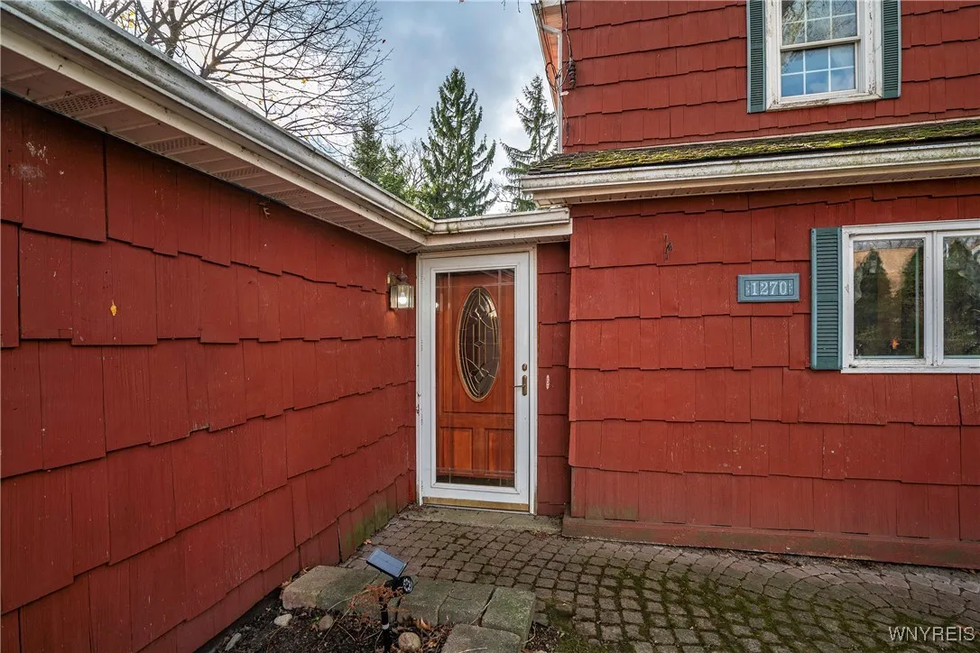 1270 West Arnold Drive, Hamburg, New York 14085, Hamburg, New York 14085, 3 Bedrooms Bedrooms, 7 Rooms Rooms,2 BathroomsBathrooms,Residential,Closed,1270 West Arnold Drive, Hamburg, New York 14085,0,B1579873
