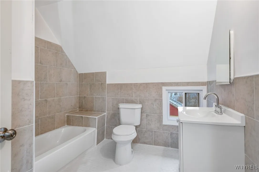 476 Winslow Avenue, Buffalo, New York 14211, Buffalo, New York 14211, 5 Bedrooms Bedrooms, 10 Rooms Rooms,2 BathroomsBathrooms,Residential,Closed,476 Winslow Avenue, Buffalo, New York 14211,0,B1580220