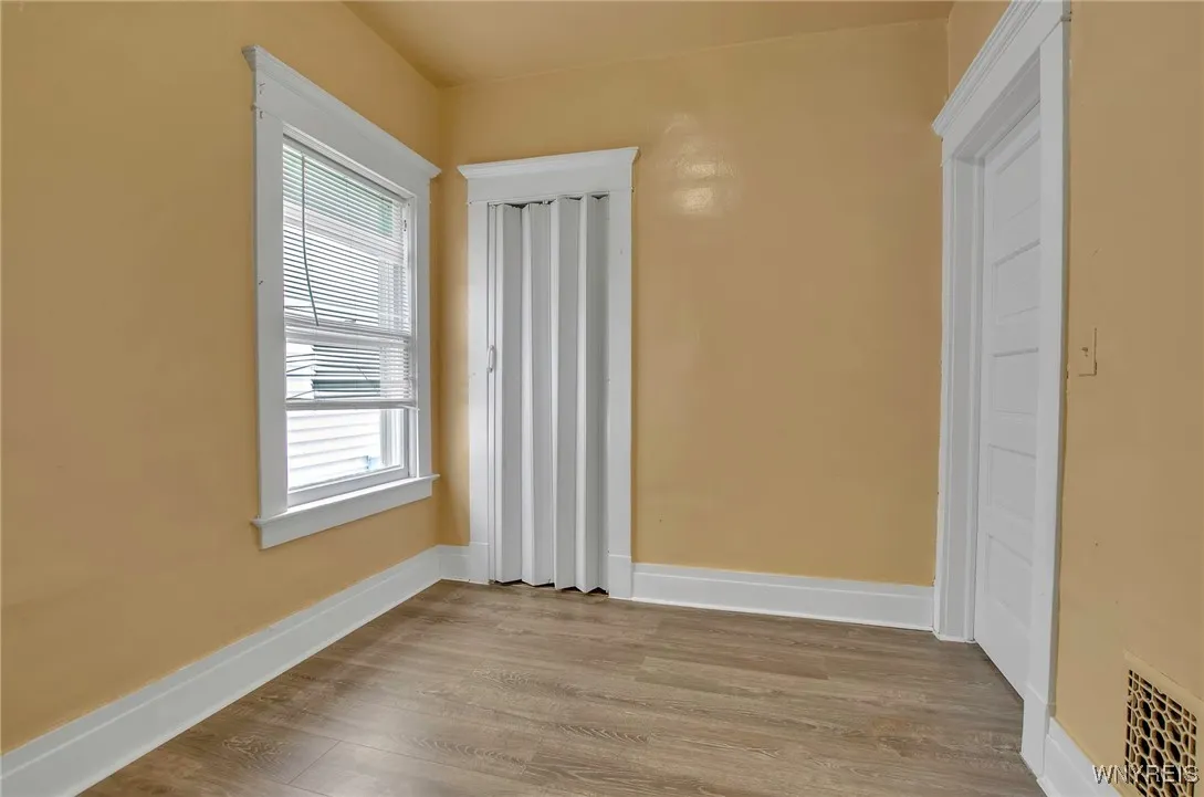 17 Wyandotte Avenue, Buffalo, New York 14207, Buffalo, New York 14207, 2 Bedrooms Bedrooms, 6 Rooms Rooms,1 BathroomBathrooms,Residential Lease,Closed,17 Wyandotte Avenue, Buffalo, New York 14207,0,B1580420