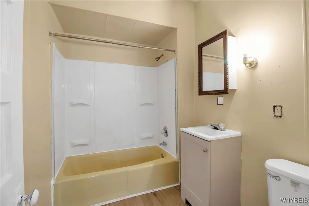 560 Fargo Avenue, Buffalo, New York 14213, Buffalo, New York 14213, 3 Bedrooms Bedrooms, 7 Rooms Rooms,1 BathroomBathrooms,Residential Lease,Closed,560 Fargo Avenue, Buffalo, New York 14213,0,B1580425