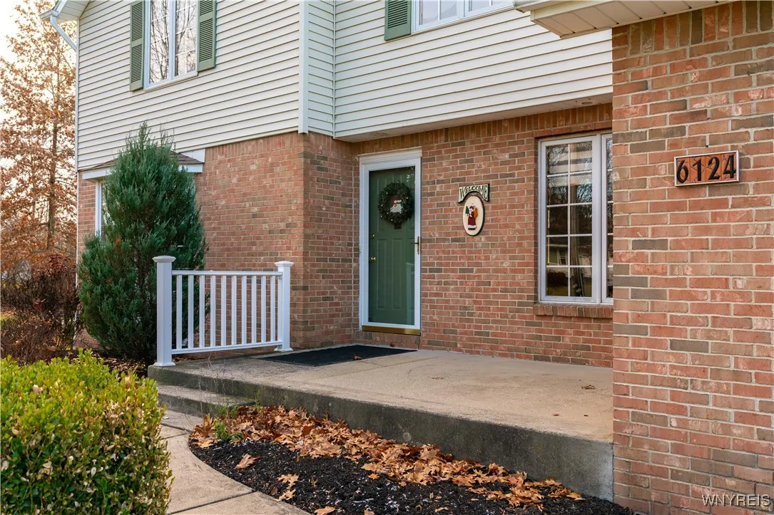 6124 Long Street, Clarence, New York 14032, Clarence, New York 14032, 4 Bedrooms Bedrooms, 11 Rooms Rooms,2 BathroomsBathrooms,Residential,Closed,6124 Long Street, Clarence, New York 14032,0,B1580480