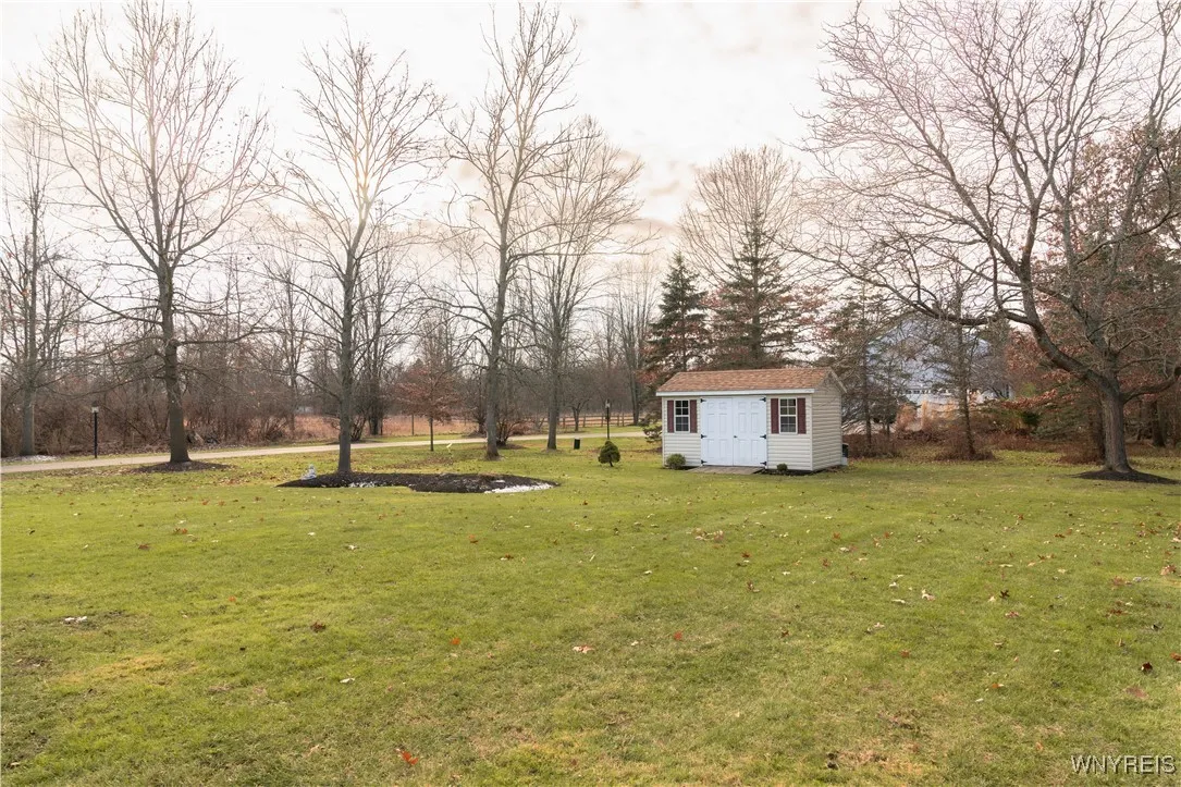 6124 Long Street, Clarence, New York 14032, Clarence, New York 14032, 4 Bedrooms Bedrooms, 11 Rooms Rooms,2 BathroomsBathrooms,Residential,Closed,6124 Long Street, Clarence, New York 14032,0,B1580480