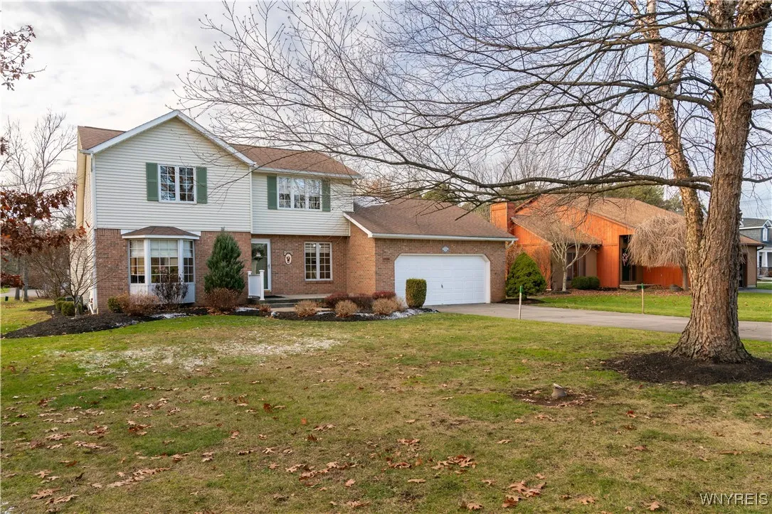 6124 Long Street, Clarence, New York 14032, Clarence, New York 14032, 4 Bedrooms Bedrooms, 11 Rooms Rooms,2 BathroomsBathrooms,Residential,Closed,6124 Long Street, Clarence, New York 14032,0,B1580480