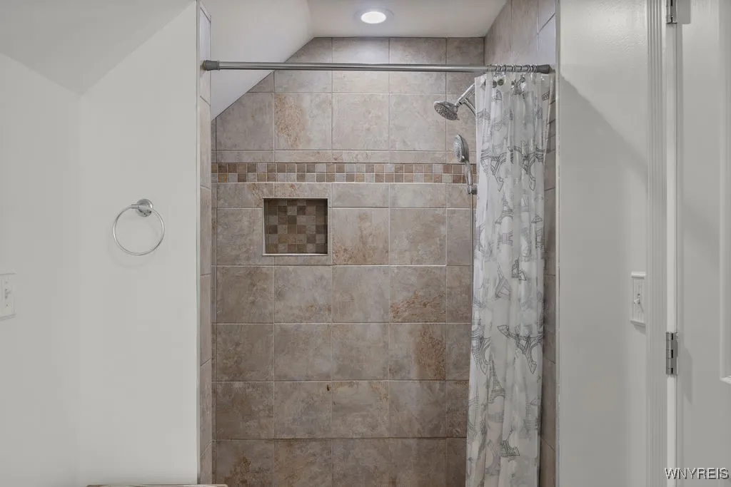 342 South Ogden Street W, Buffalo, New York 14206, Buffalo, New York 14206, 4 Bedrooms Bedrooms, 8 Rooms Rooms,2 BathroomsBathrooms,Residential,Closed,342 South Ogden Street W, Buffalo, New York 14206,0,B1580556