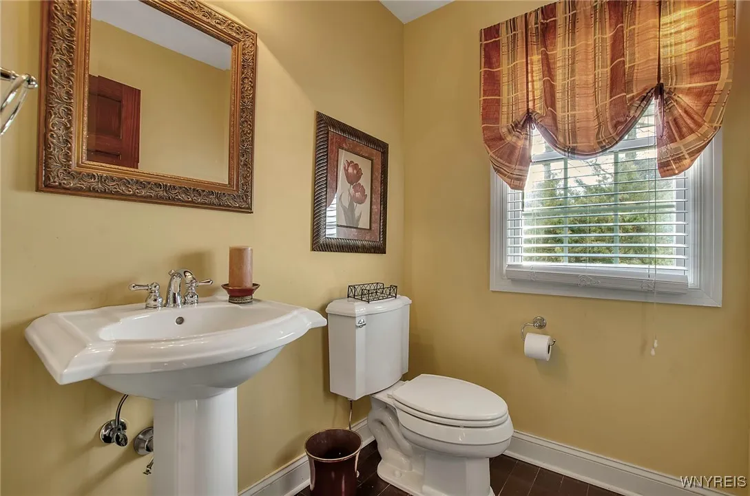 42 Krantz Ln, Amherst, New York 14068, Amherst, New York 14068, 5 Bedrooms Bedrooms, 10 Rooms Rooms,3 BathroomsBathrooms,Residential,Closed,42 Krantz Ln, Amherst, New York 14068,0,B1580156