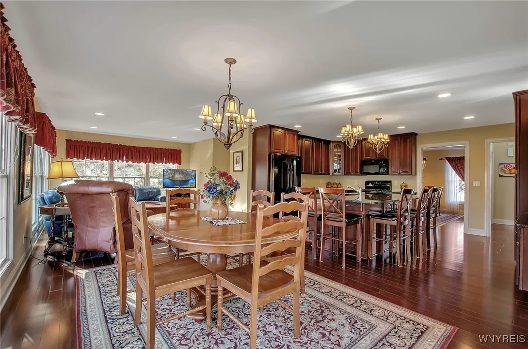 42 Krantz Ln, Amherst, New York 14068, Amherst, New York 14068, 5 Bedrooms Bedrooms, 10 Rooms Rooms,3 BathroomsBathrooms,Residential,Closed,42 Krantz Ln, Amherst, New York 14068,0,B1580156