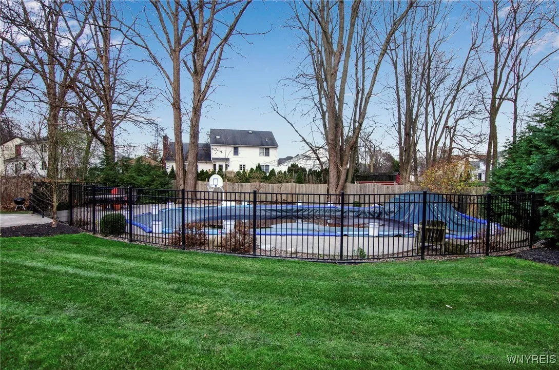 42 Krantz Ln, Amherst, New York 14068, Amherst, New York 14068, 5 Bedrooms Bedrooms, 10 Rooms Rooms,3 BathroomsBathrooms,Residential,Closed,42 Krantz Ln, Amherst, New York 14068,0,B1580156