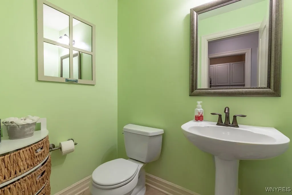 Half bath off back hallway