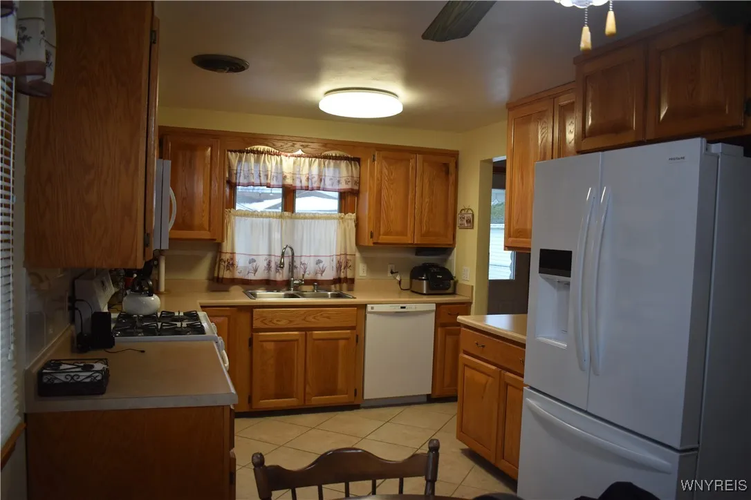 85 Hilton Boulevard, Amherst, New York 14226, Amherst, New York 14226, 3 Bedrooms Bedrooms, 5 Rooms Rooms,1 BathroomBathrooms,Residential,Closed,85 Hilton Boulevard, Amherst, New York 14226,0,B1580704