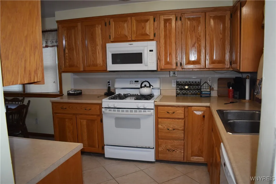 85 Hilton Boulevard, Amherst, New York 14226, Amherst, New York 14226, 3 Bedrooms Bedrooms, 5 Rooms Rooms,1 BathroomBathrooms,Residential,Closed,85 Hilton Boulevard, Amherst, New York 14226,0,B1580704