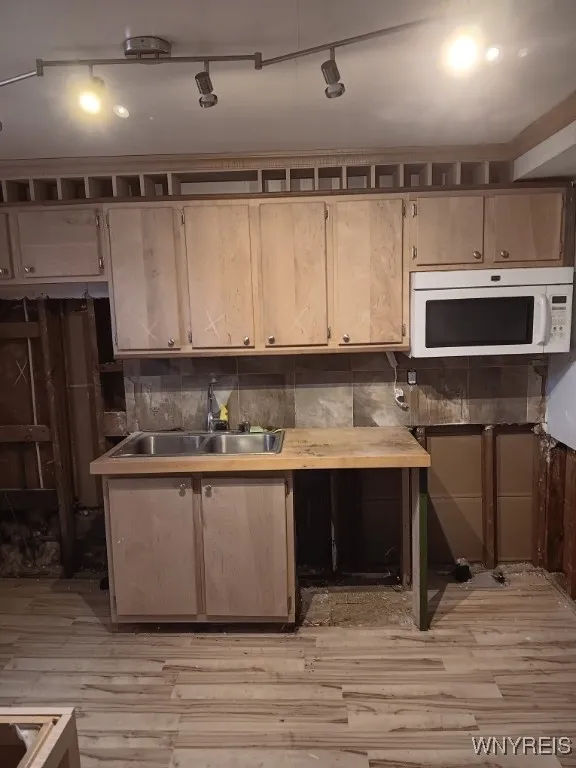 6 Crane Place 2, Tonawanda-town, New York 14150, Tonawanda, New York 14150, 4 Bedrooms Bedrooms, 6 Rooms Rooms,2 BathroomsBathrooms,Residential,Closed,6 Crane Place 2, Tonawanda-town, New York 14150,0,B1580721