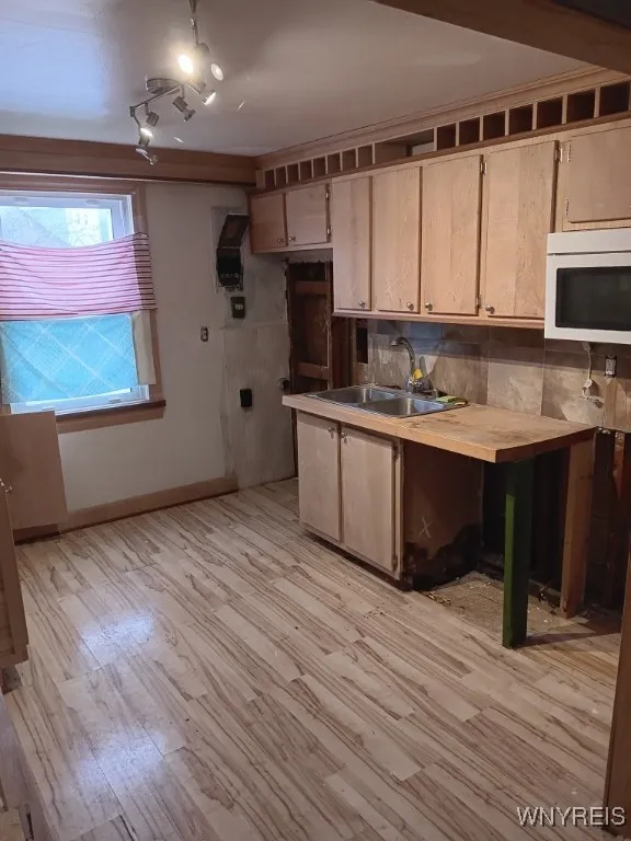 6 Crane Place 2, Tonawanda-town, New York 14150, Tonawanda, New York 14150, 4 Bedrooms Bedrooms, 6 Rooms Rooms,2 BathroomsBathrooms,Residential,Closed,6 Crane Place 2, Tonawanda-town, New York 14150,0,B1580721