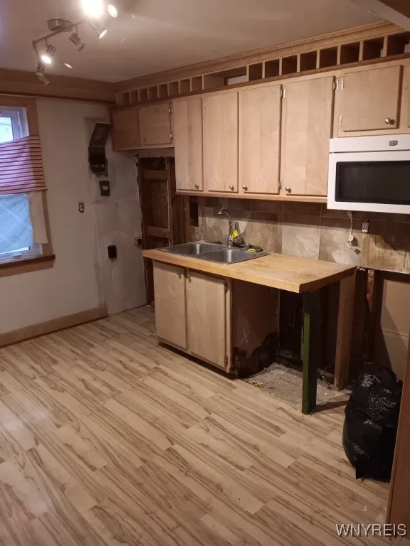 6 Crane Place 2, Tonawanda-town, New York 14150, Tonawanda, New York 14150, 4 Bedrooms Bedrooms, 6 Rooms Rooms,2 BathroomsBathrooms,Residential,Closed,6 Crane Place 2, Tonawanda-town, New York 14150,0,B1580721