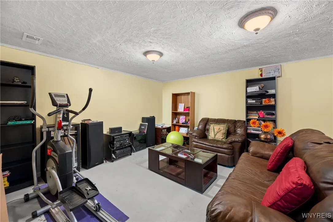 25 New Amsterdam Avenue, Buffalo, New York 14216, Buffalo, New York 14216, 3 Bedrooms Bedrooms, 9 Rooms Rooms,2 BathroomsBathrooms,Residential,Closed,25 New Amsterdam Avenue, Buffalo, New York 14216,0,B1580830