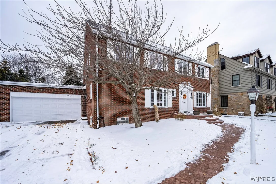 25 New Amsterdam Avenue, Buffalo, New York 14216, Buffalo, New York 14216, 3 Bedrooms Bedrooms, 9 Rooms Rooms,2 BathroomsBathrooms,Residential,Closed,25 New Amsterdam Avenue, Buffalo, New York 14216,0,B1580830
