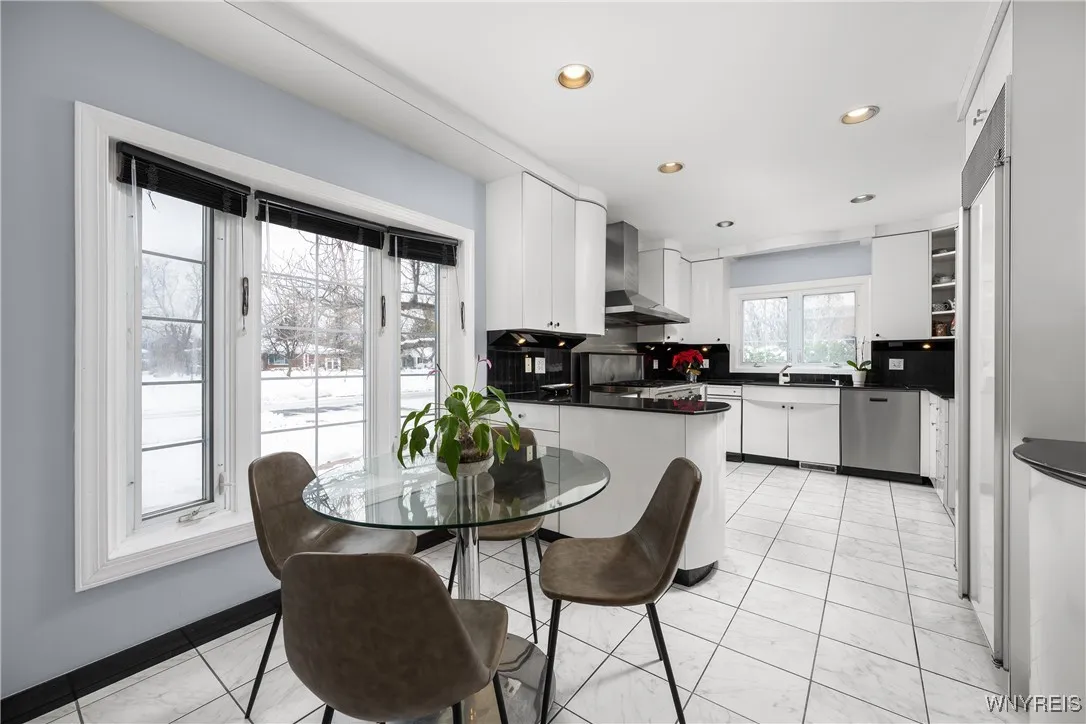 25 New Amsterdam Avenue, Buffalo, New York 14216, Buffalo, New York 14216, 3 Bedrooms Bedrooms, 9 Rooms Rooms,2 BathroomsBathrooms,Residential,Closed,25 New Amsterdam Avenue, Buffalo, New York 14216,0,B1580830
