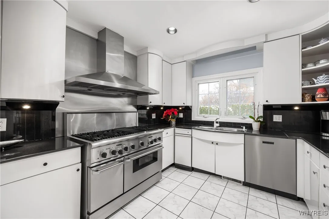 25 New Amsterdam Avenue, Buffalo, New York 14216, Buffalo, New York 14216, 3 Bedrooms Bedrooms, 9 Rooms Rooms,2 BathroomsBathrooms,Residential,Closed,25 New Amsterdam Avenue, Buffalo, New York 14216,0,B1580830