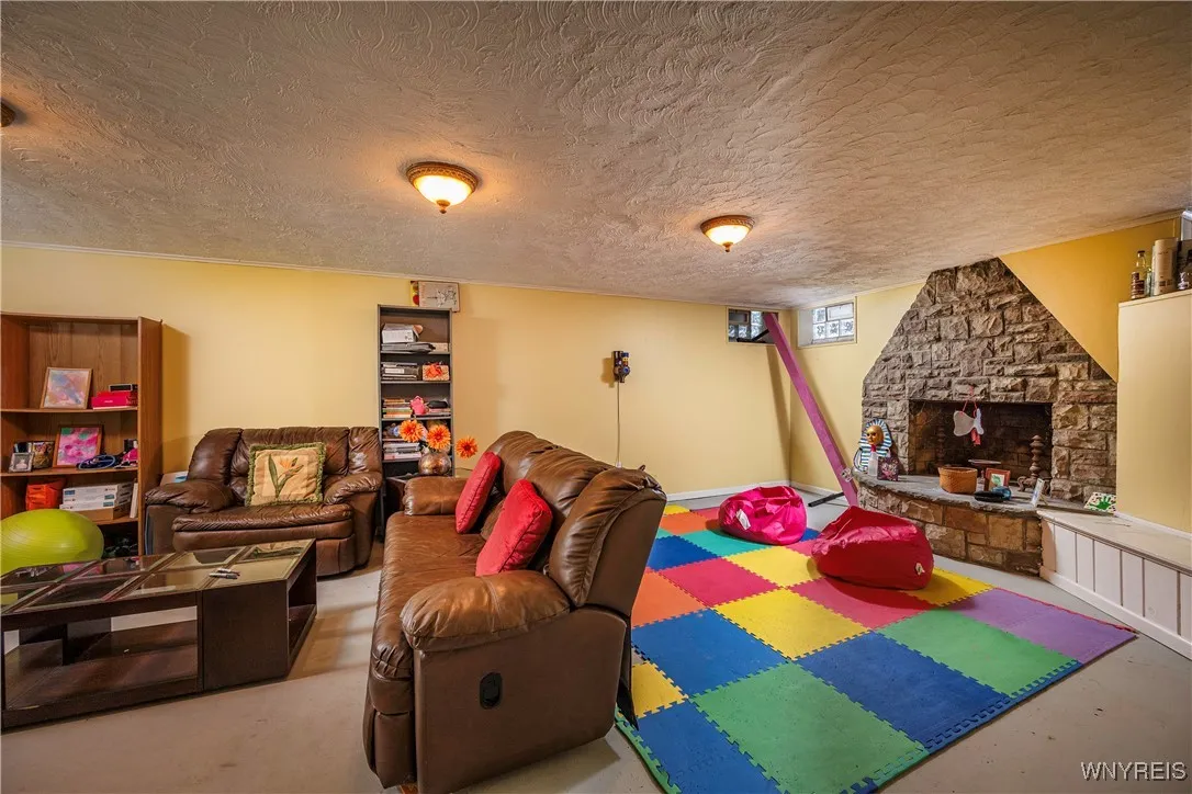 25 New Amsterdam Avenue, Buffalo, New York 14216, Buffalo, New York 14216, 3 Bedrooms Bedrooms, 9 Rooms Rooms,2 BathroomsBathrooms,Residential,Closed,25 New Amsterdam Avenue, Buffalo, New York 14216,0,B1580830