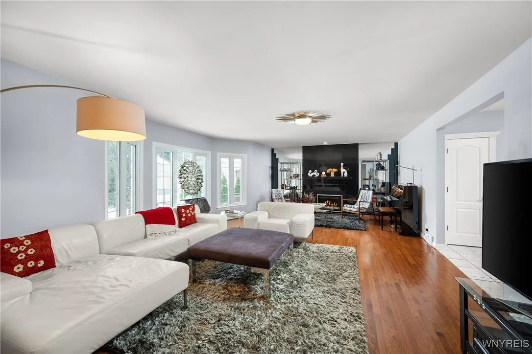 25 New Amsterdam Avenue, Buffalo, New York 14216, Buffalo, New York 14216, 3 Bedrooms Bedrooms, 9 Rooms Rooms,2 BathroomsBathrooms,Residential,Closed,25 New Amsterdam Avenue, Buffalo, New York 14216,0,B1580830