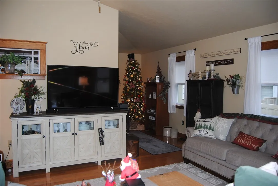 great room to dining room