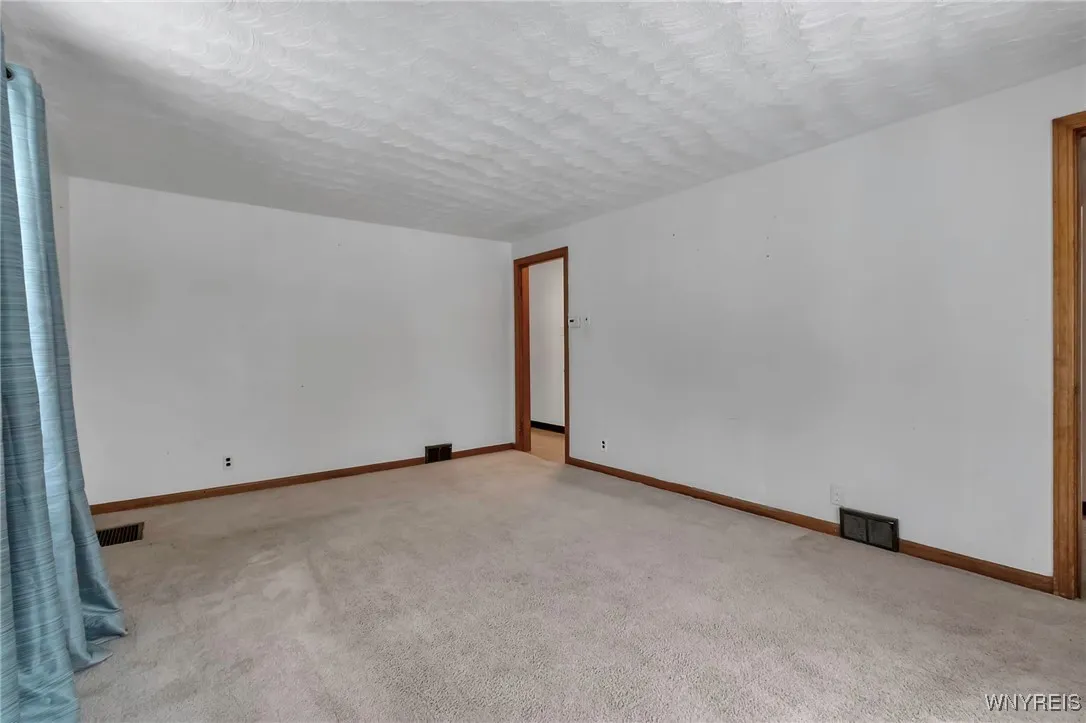 250 Hillside Avenue, Orchard Park, New York 14127, Orchard Park, New York 14127, 3 Bedrooms Bedrooms, 6 Rooms Rooms,1 BathroomBathrooms,Residential,Closed,250 Hillside Avenue, Orchard Park, New York 14127,0,B1580708