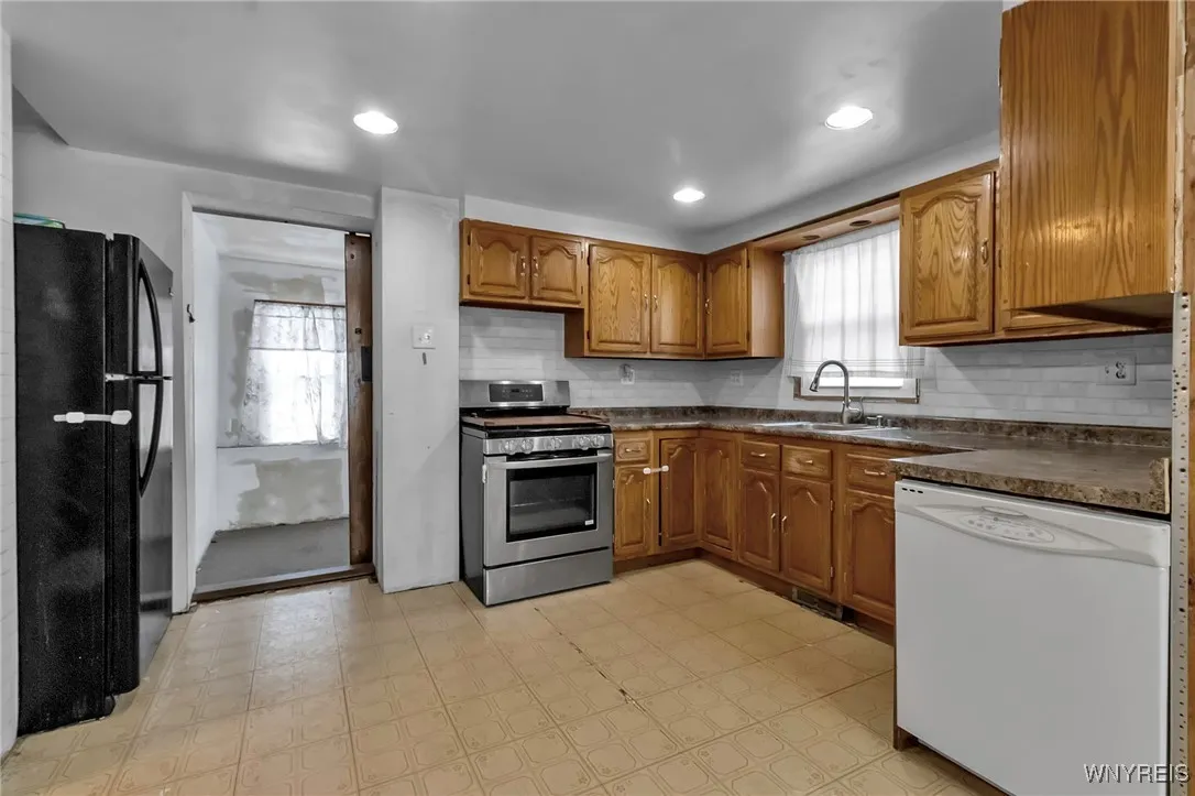 250 Hillside Avenue, Orchard Park, New York 14127, Orchard Park, New York 14127, 3 Bedrooms Bedrooms, 6 Rooms Rooms,1 BathroomBathrooms,Residential,Closed,250 Hillside Avenue, Orchard Park, New York 14127,0,B1580708