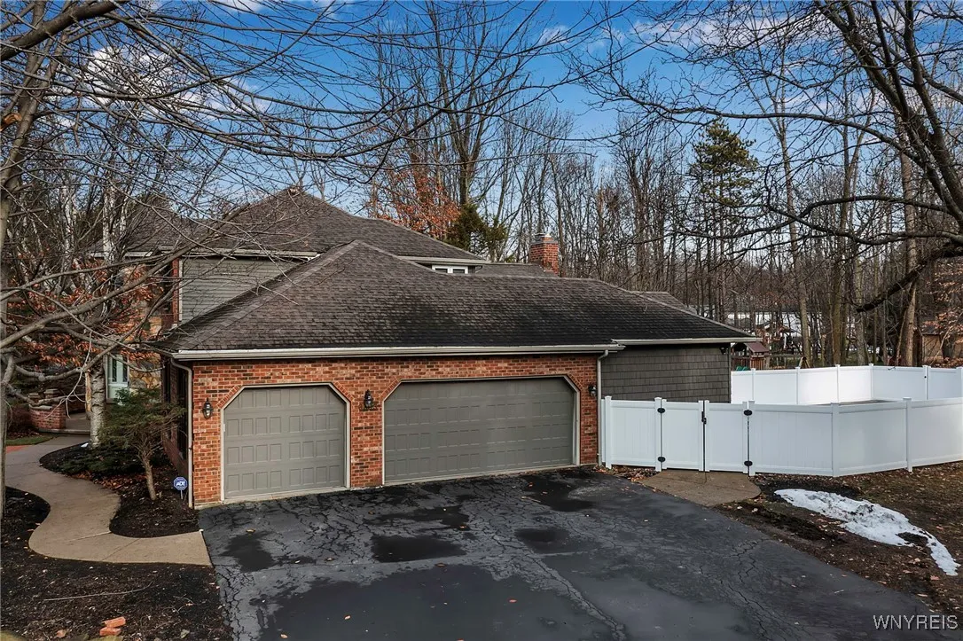 6385 Morningwood Drive, Clarence, New York 14051, Clarence, New York 14051, 4 Bedrooms Bedrooms, 6 Rooms Rooms,2 BathroomsBathrooms,Residential,Closed,6385 Morningwood Drive, Clarence, New York 14051,0,B1580938