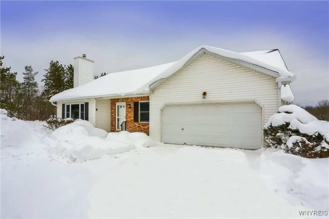 6055 Quaker Hollow Road 1, Orchard Park, New York, Orchard Park, New York 14127, 2 Bedrooms Bedrooms, 7 Rooms Rooms,2 BathroomsBathrooms,Residential,Closed,6055 Quaker Hollow Road 1, Orchard Park, New York ,0,B1580715