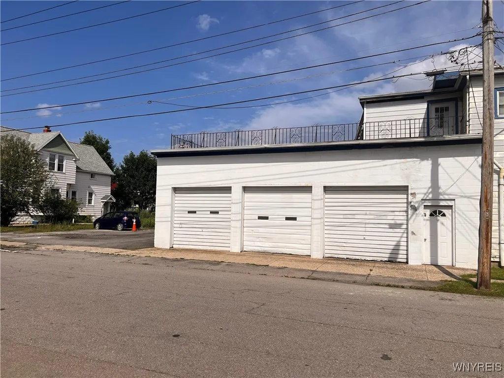 1012 Walden Avenue, Cheektowaga, New York 14211, Cheektowaga, New York 14211, 8 Bedrooms Bedrooms, ,4 BathroomsBathrooms,Residential,Closed,1012 Walden Avenue, Cheektowaga, New York 14211,0,B1581214